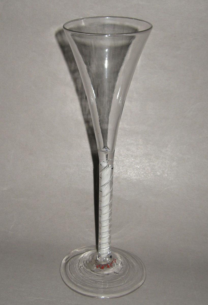 1969.0076.011 Lead glass wine glass