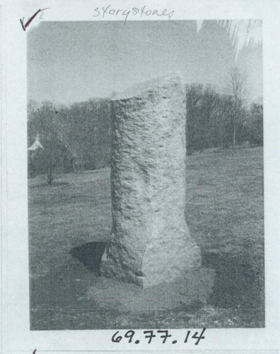 1969.0077.014 Stone, Snubber (view 2)
