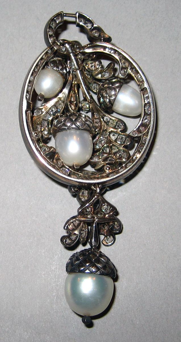1969.0080 Brooch and Pendant underside