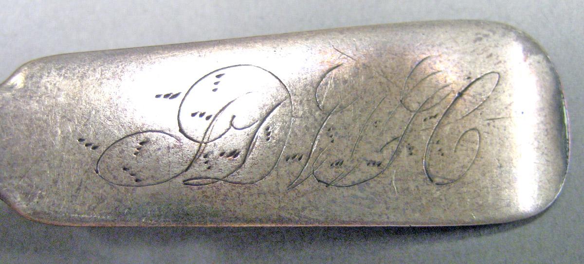 1969.0085 Teaspoon engraving