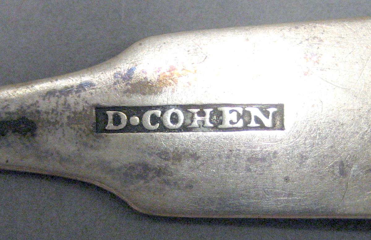 1969.0090 Teaspoon mark