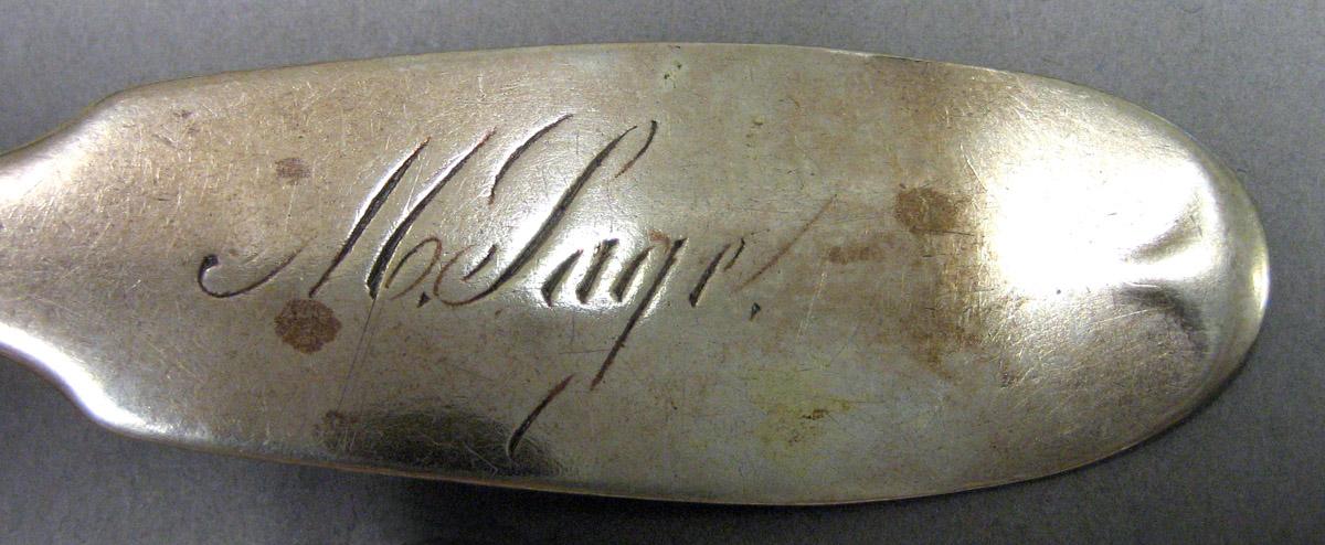 1969.0094 Teaspoon engraving
