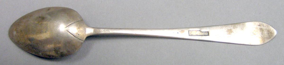 1969.0099 Teaspoon underside