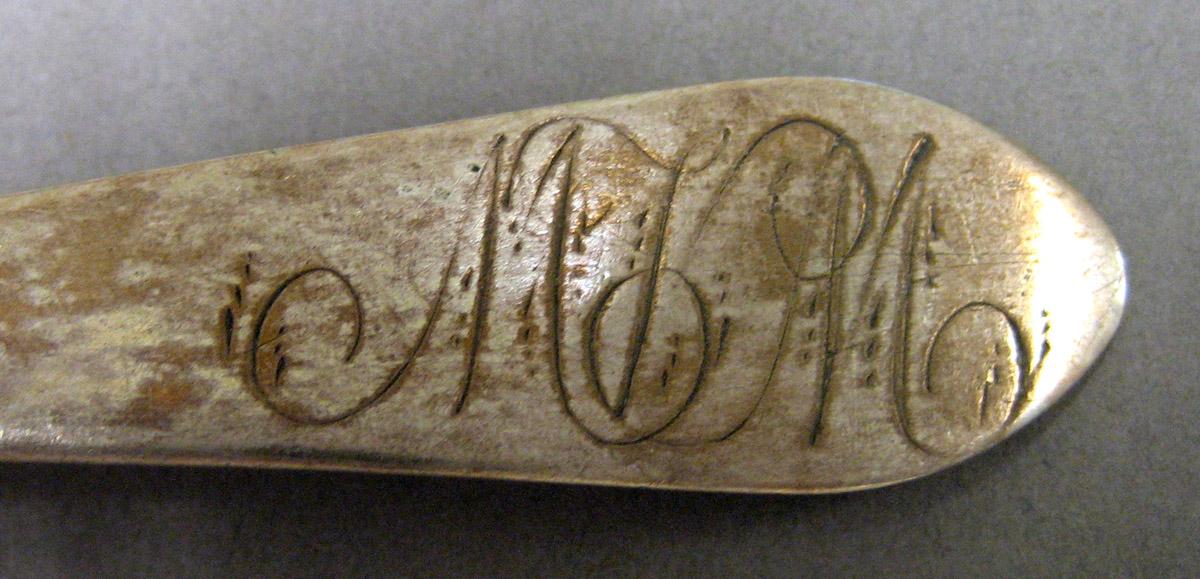 1969.0099 Teaspoon engraving