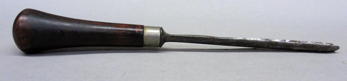 1969.0112 Carving gouge, view 2