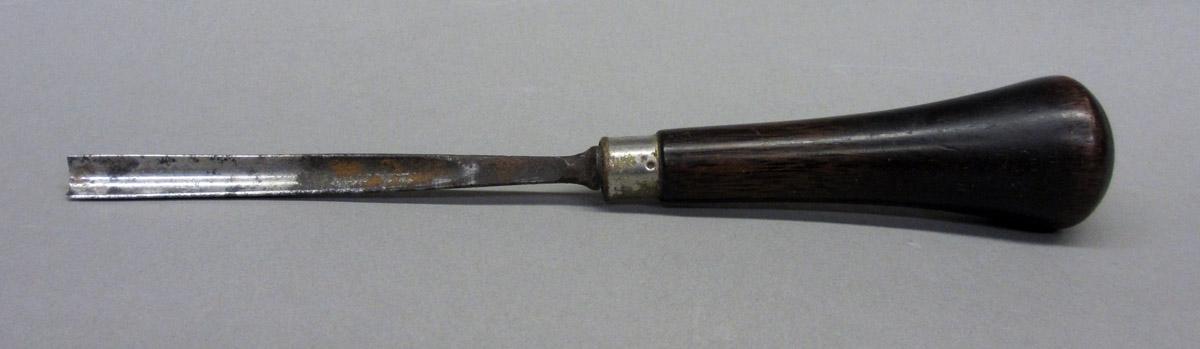 1969.0113 Carving gouge, view 1