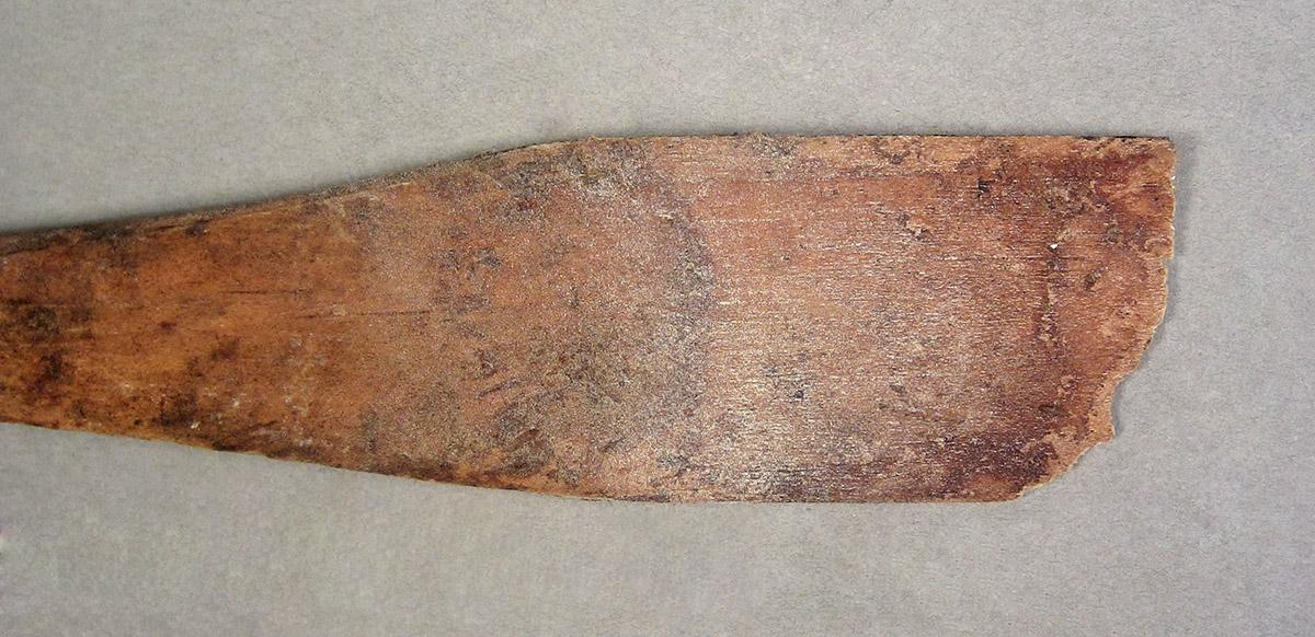 1957.0026.532 B, Container with flux and paddle, paddle blade side 1