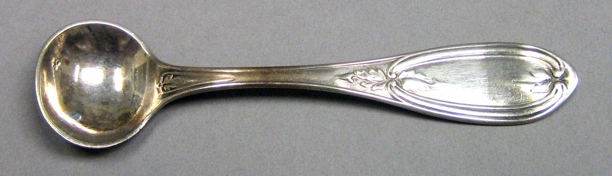 1969.0119  Salt spoon upper surface