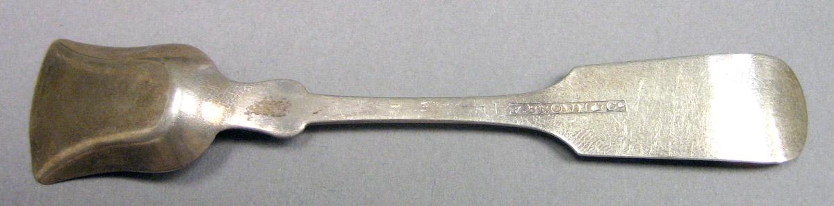1969.0120  Salt spoon underside