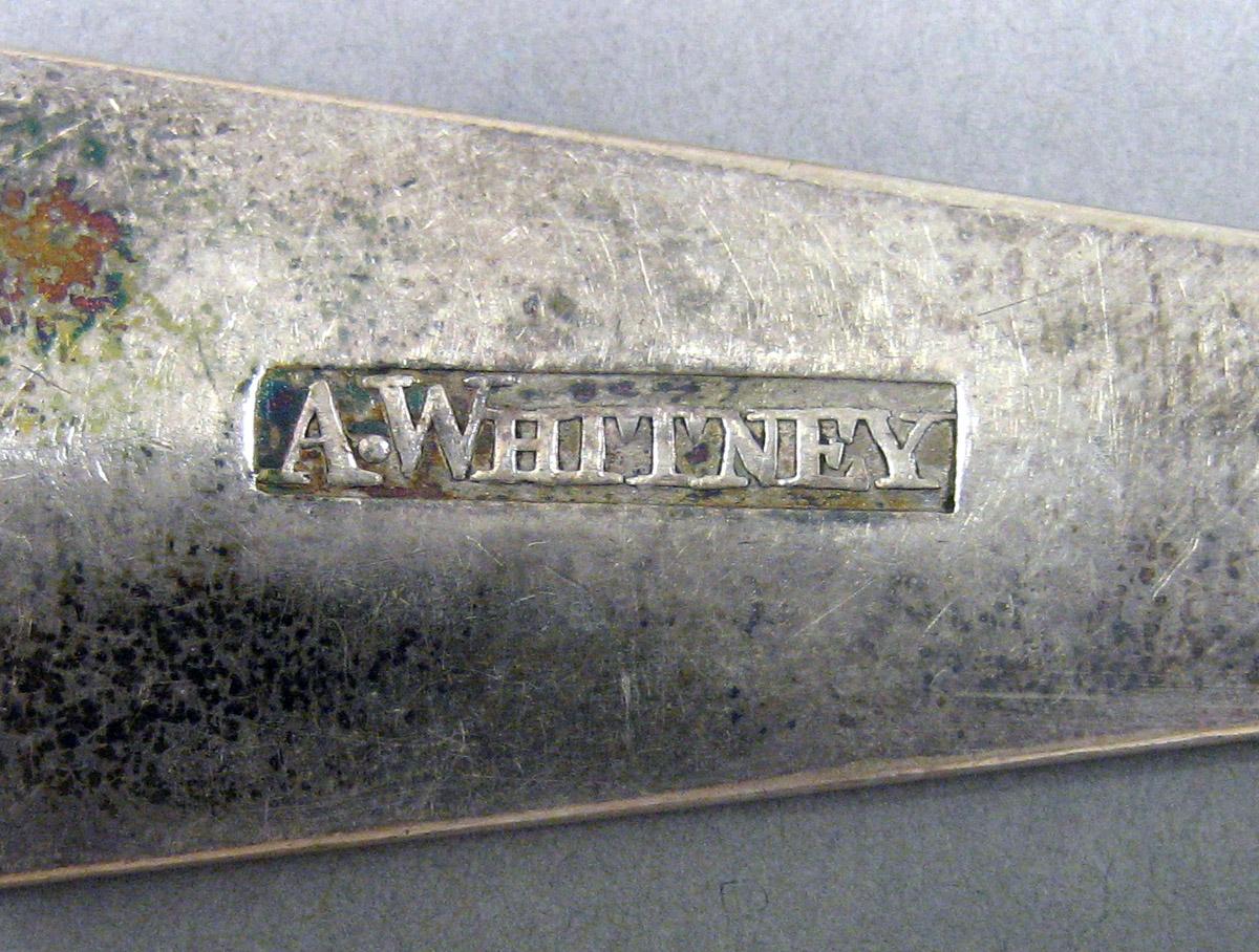 1969.0123 Tablespoon mark