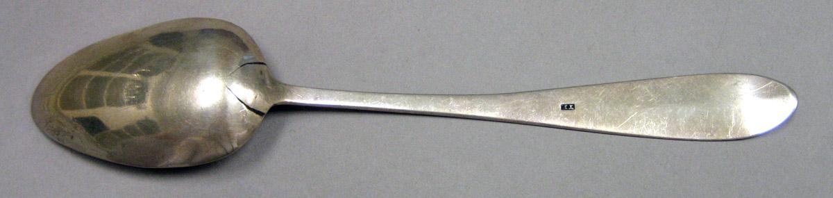 1969.0124 Tablespoon underside