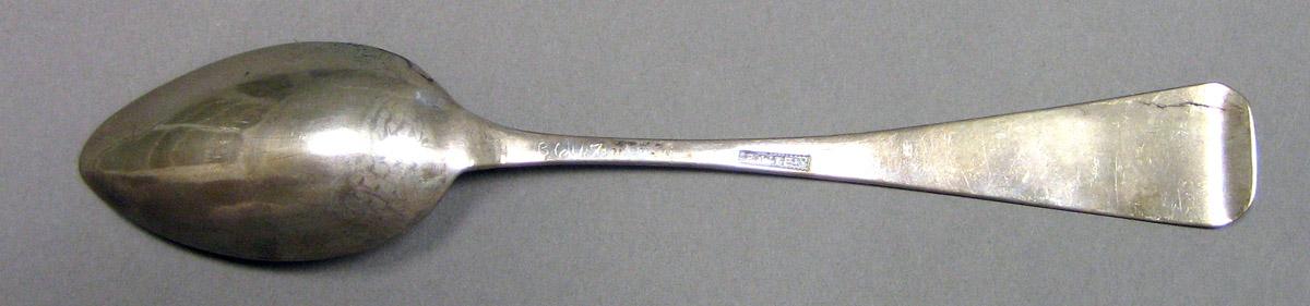 1969.0128 Spoon underside