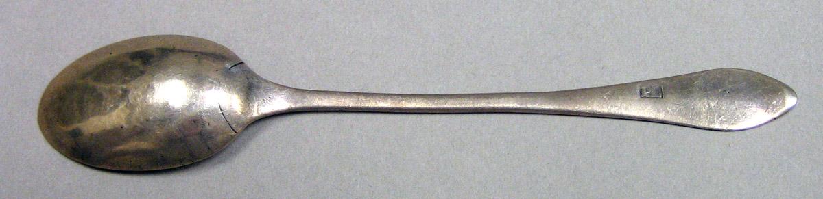 1969.0129 Spoon underside