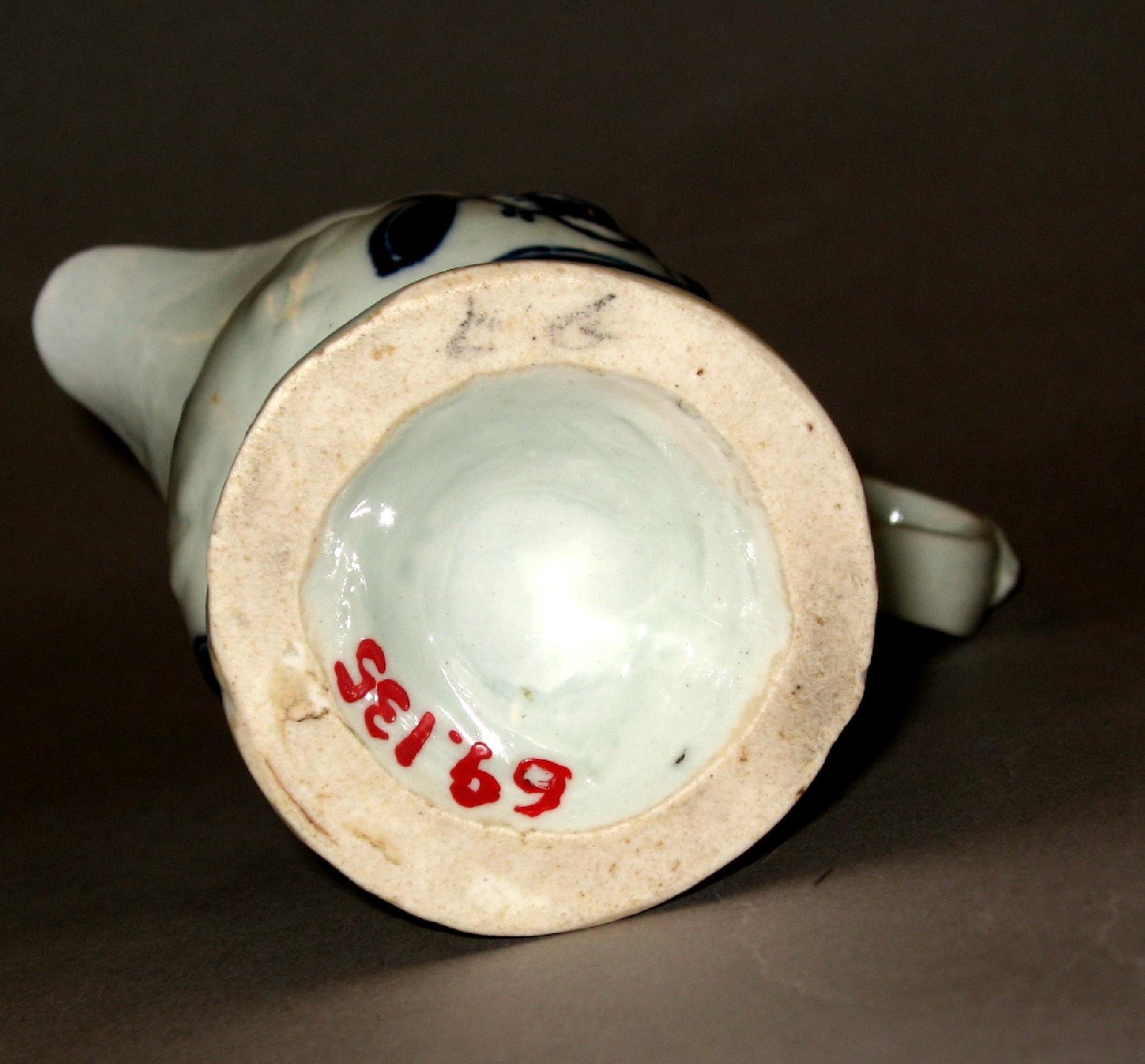 1969.0135 Liverpool cream pot (underside)