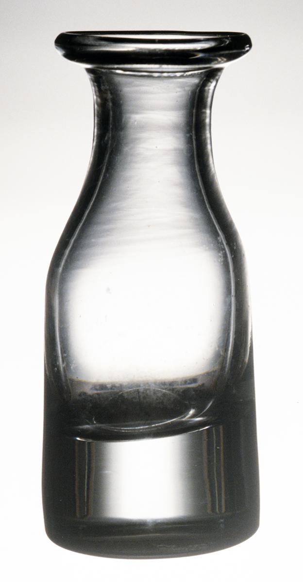 1969.0138.002 Lead glass miniature vase