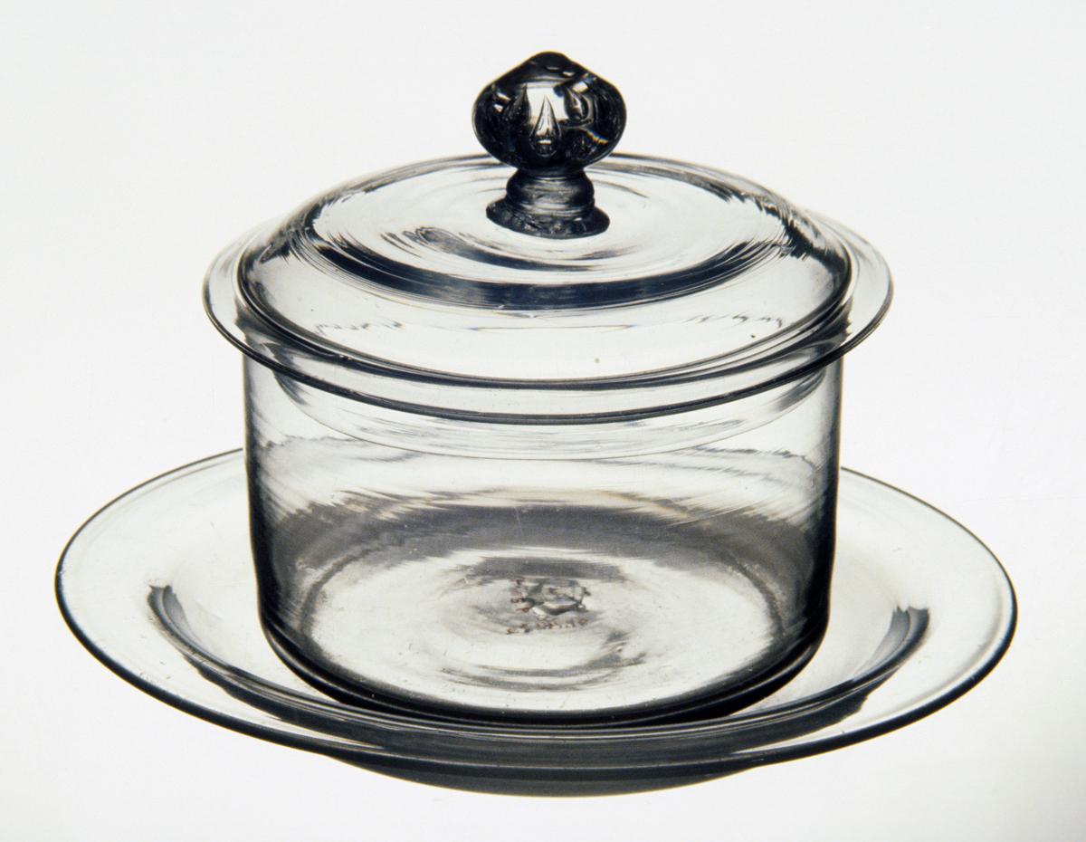 1969.0141.002 A- C Lead glass covered bowl and stand