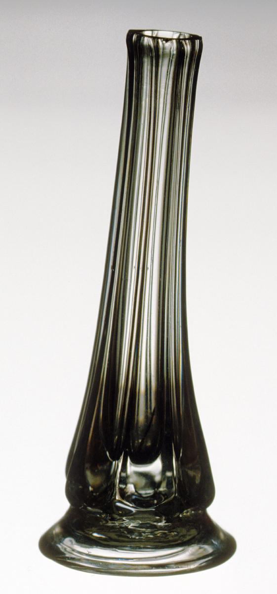 1969.0142.001 Vase