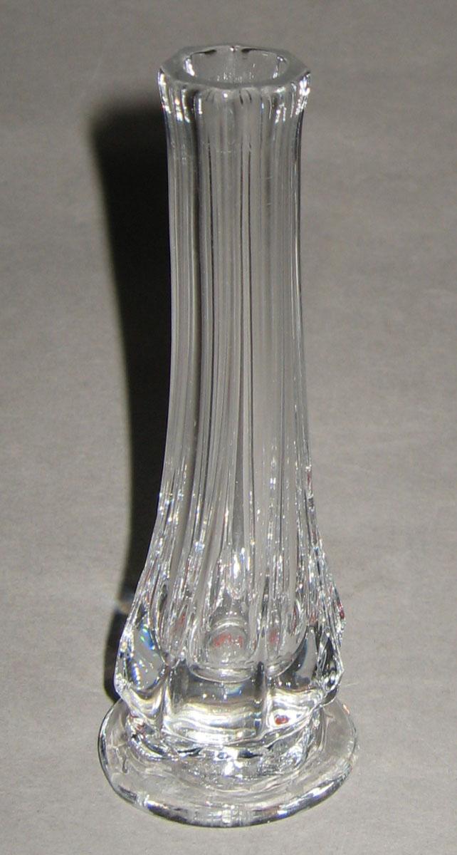 1969.0142.006 Lead glass pyramid vase