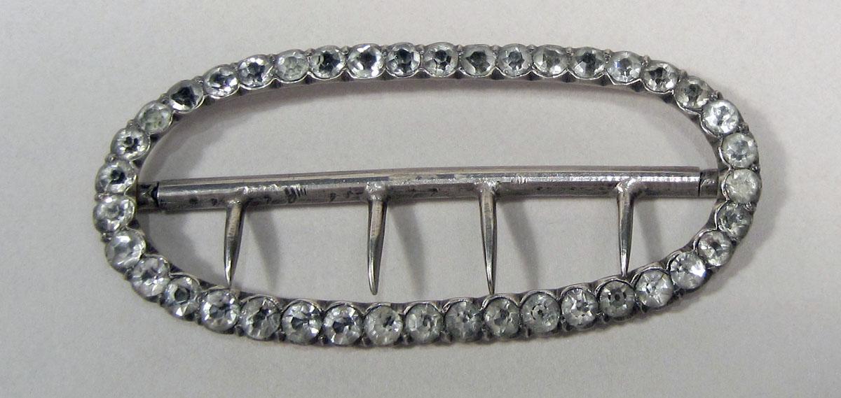 1969.0166 Buckle upper surface