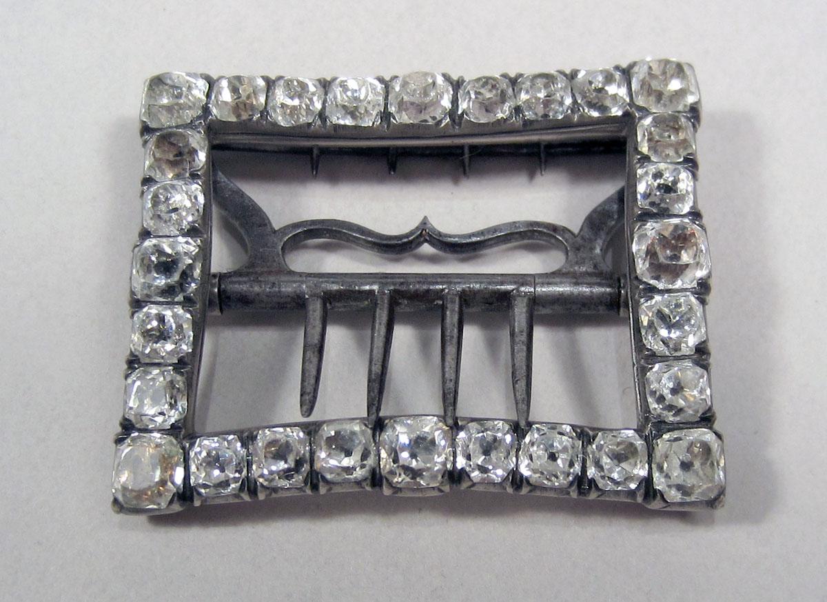 1969.0168 Buckle upper surface