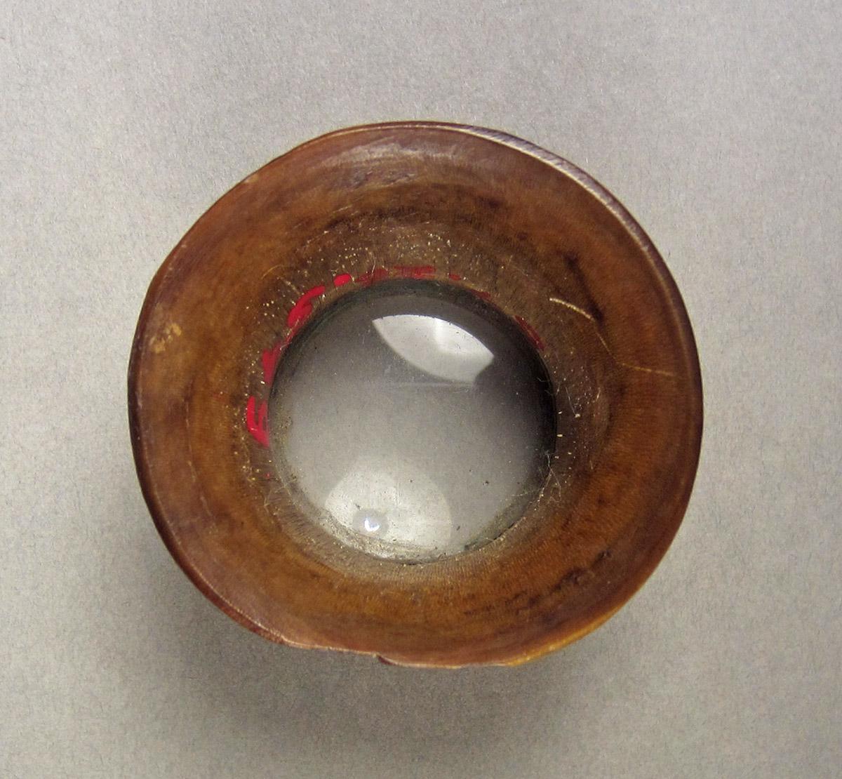 1957.0026.549, Jeweler's loop, side 2