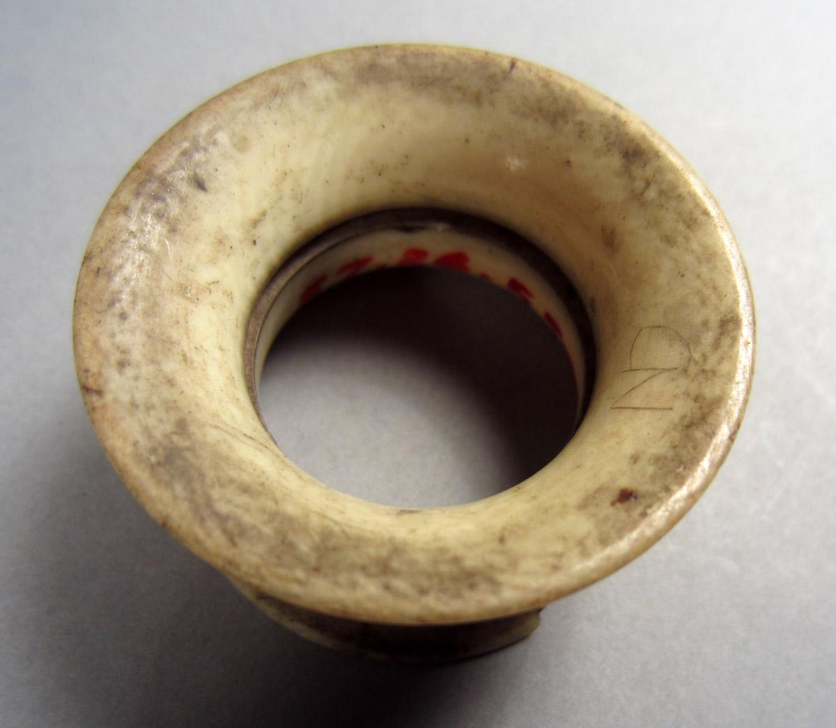 1957.0026.550 Jeweler's loupe, Underside