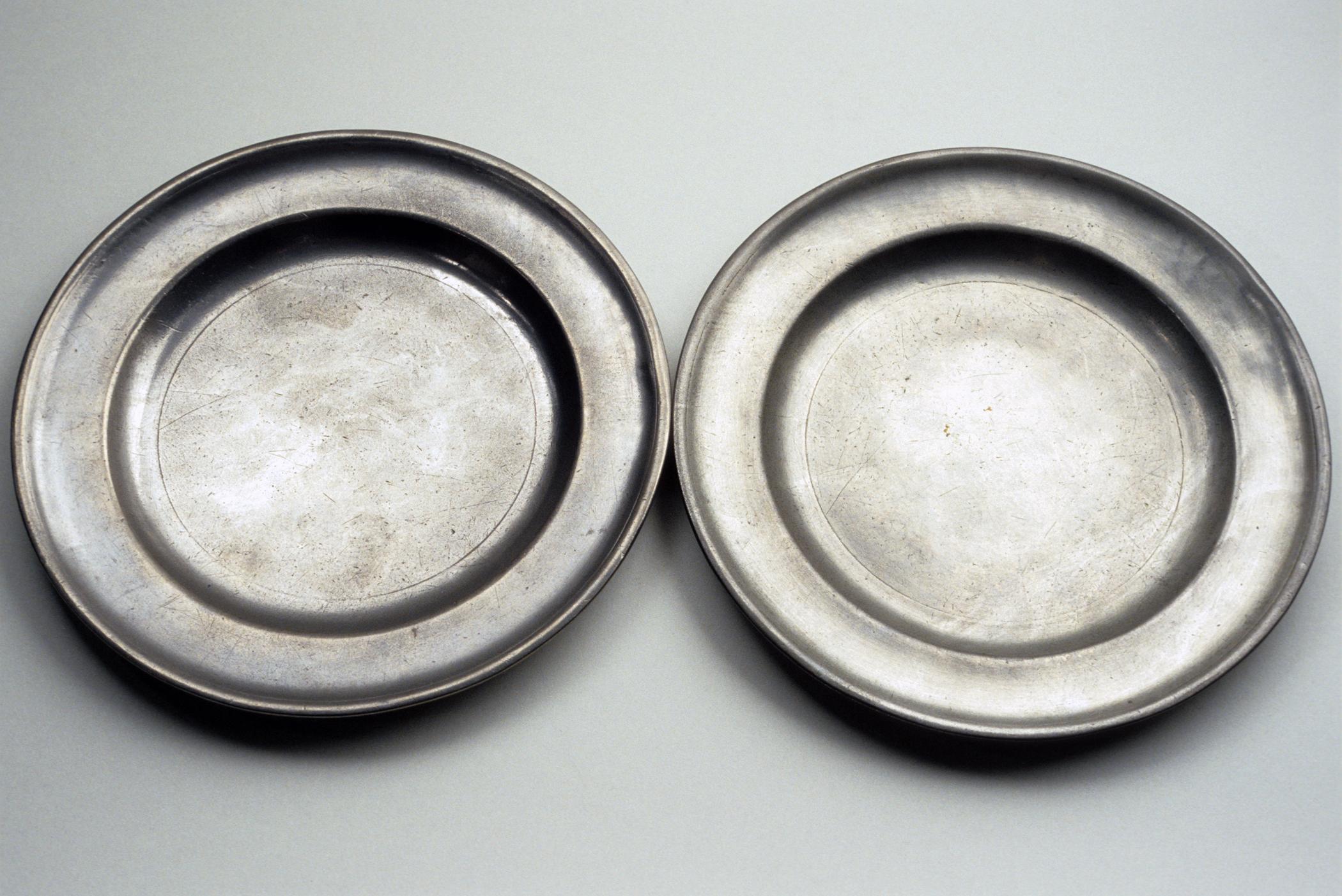 1969.0203 Pewter plate and loan plate