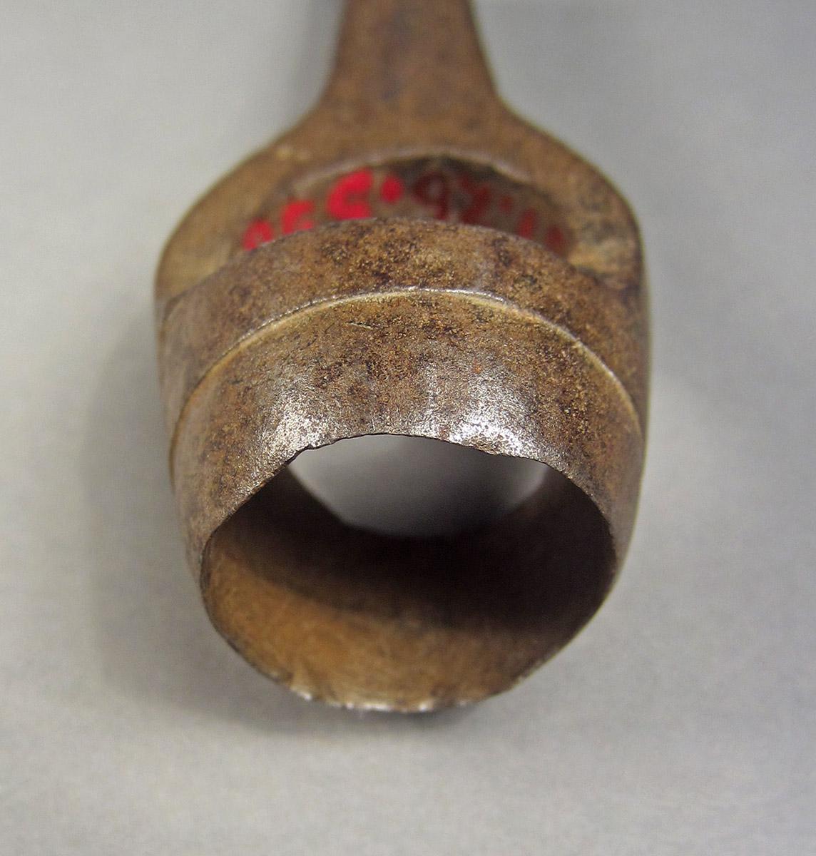 1957.0026.556.001, Punch, tip