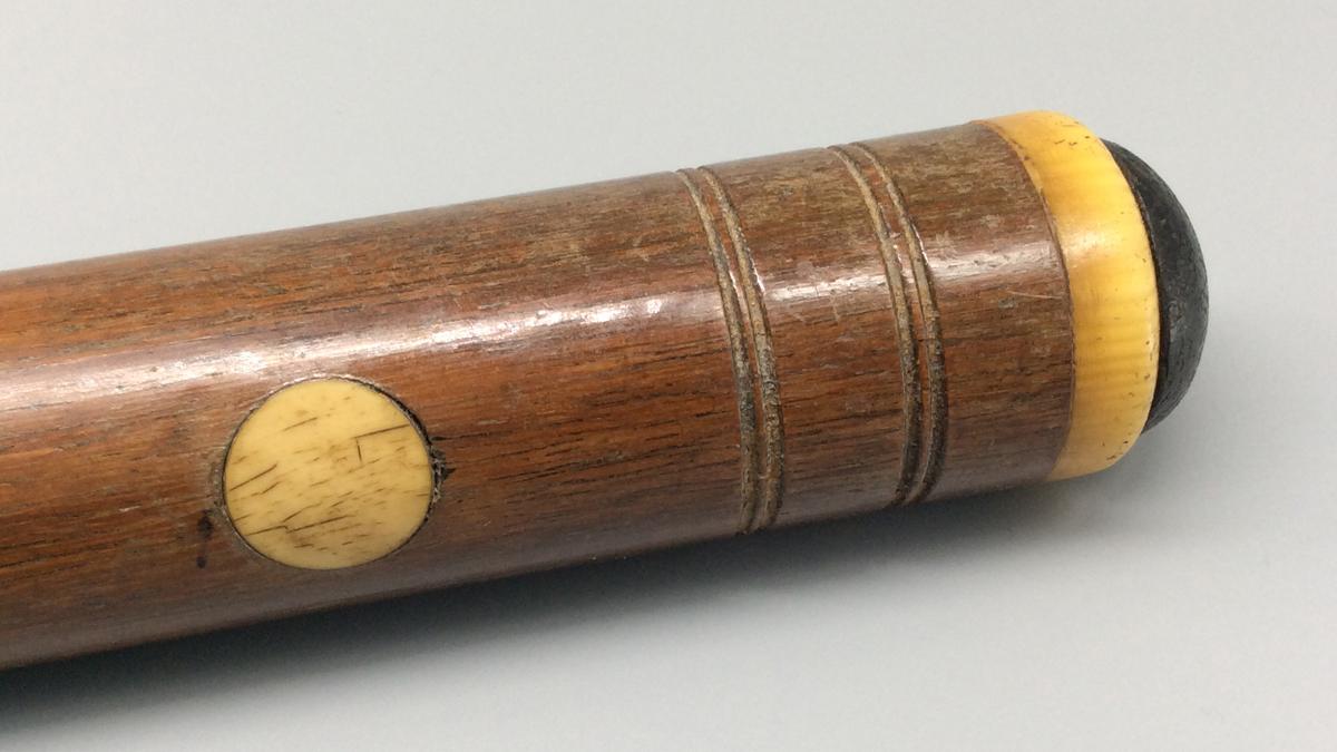 1969.0216 Billiard cue, detail 3
