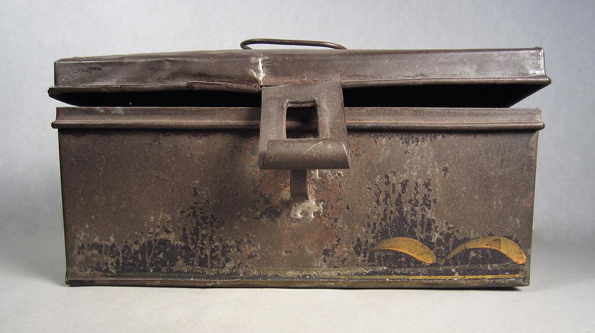 1957.0026.559, Box, front