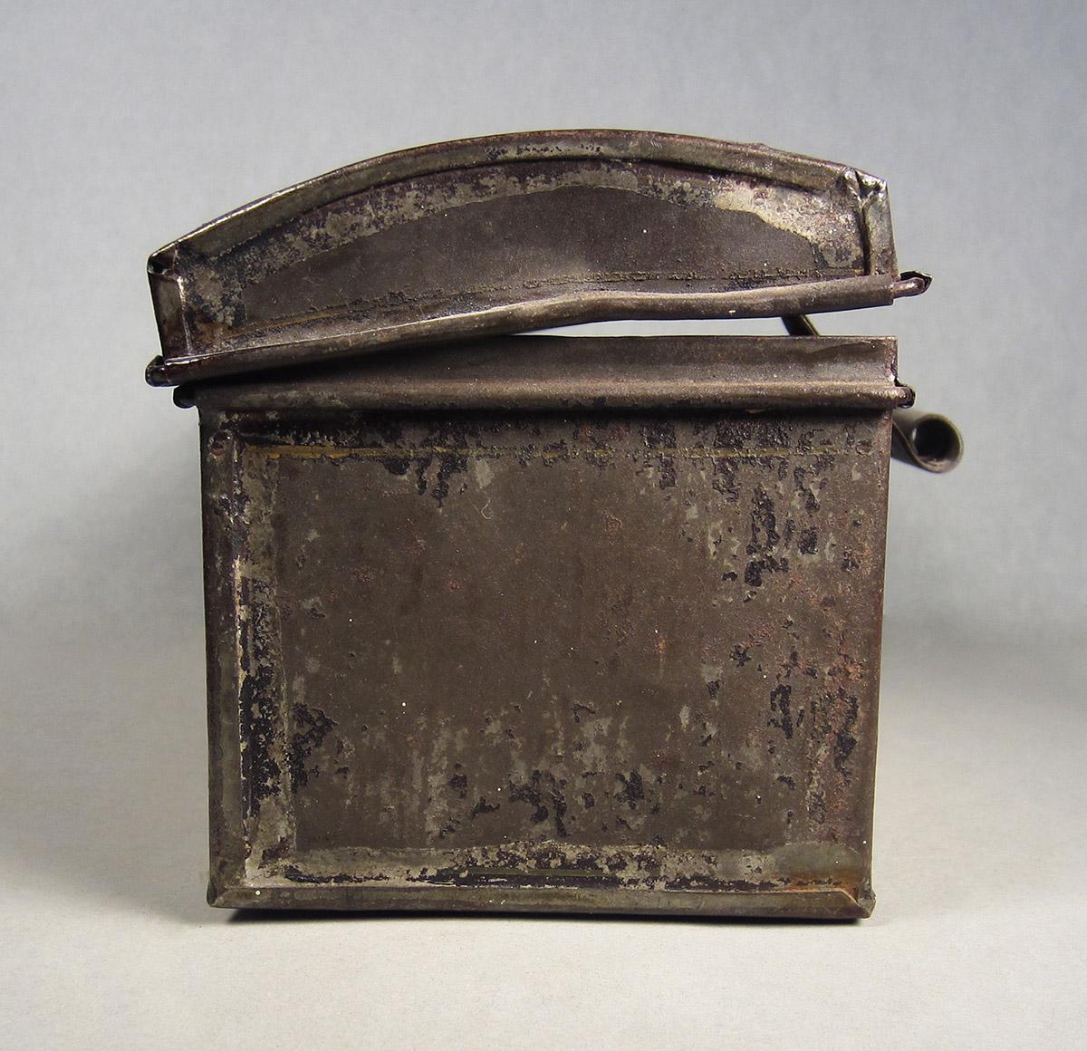 1957.0026.559, Box, side 1