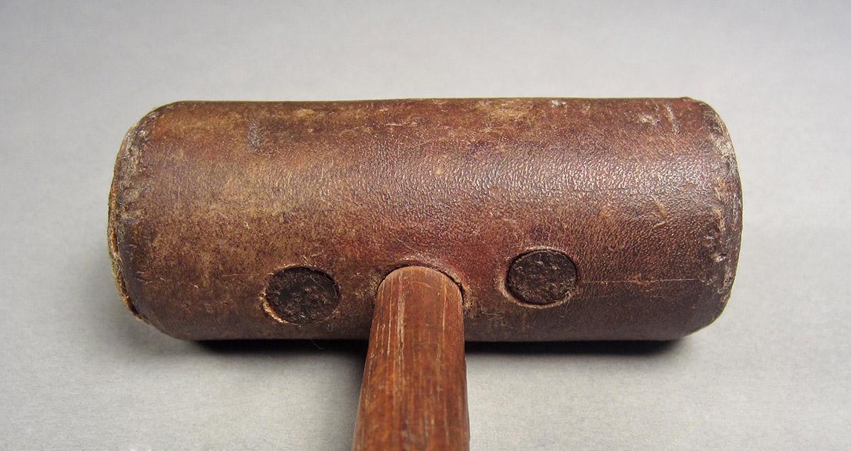 1957.0026.381, Mallet, head bottom