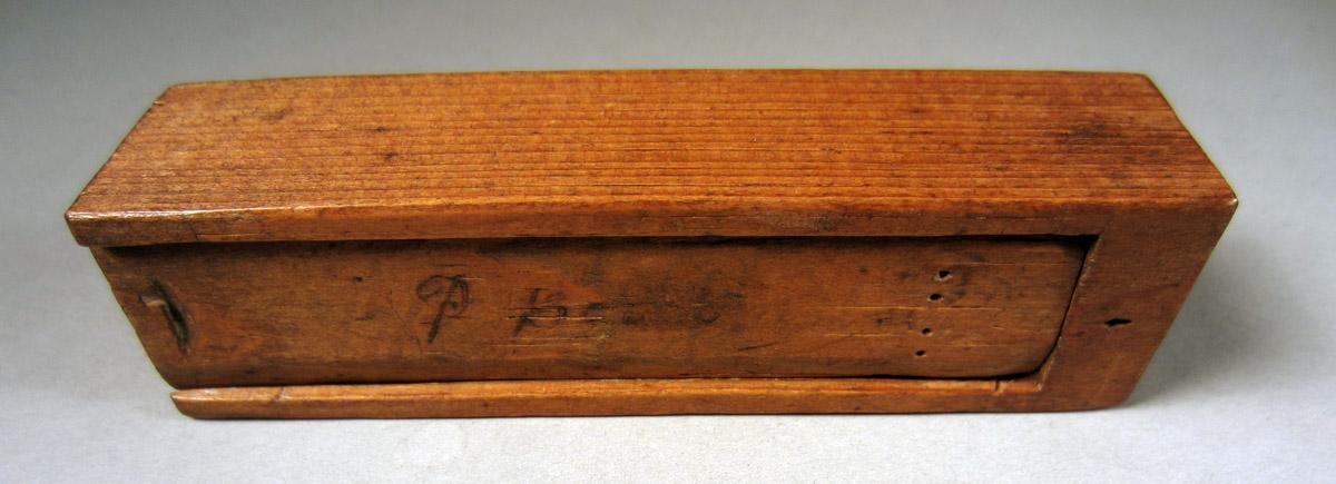 1957.0026.562 A-B Box, View 1