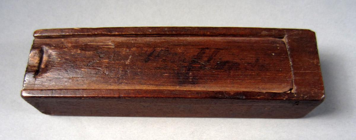 1957.0026.563 A-B Box, View 1