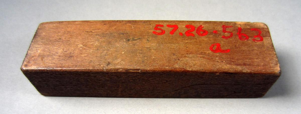 1957.0026.563 Box, Underside