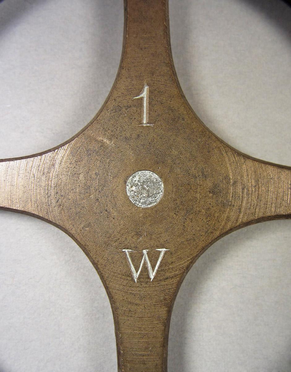 1957.0026.571 B, Clock wheel template, marks