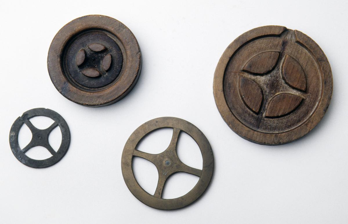 1957.0026.571-.573 Molds and Templates