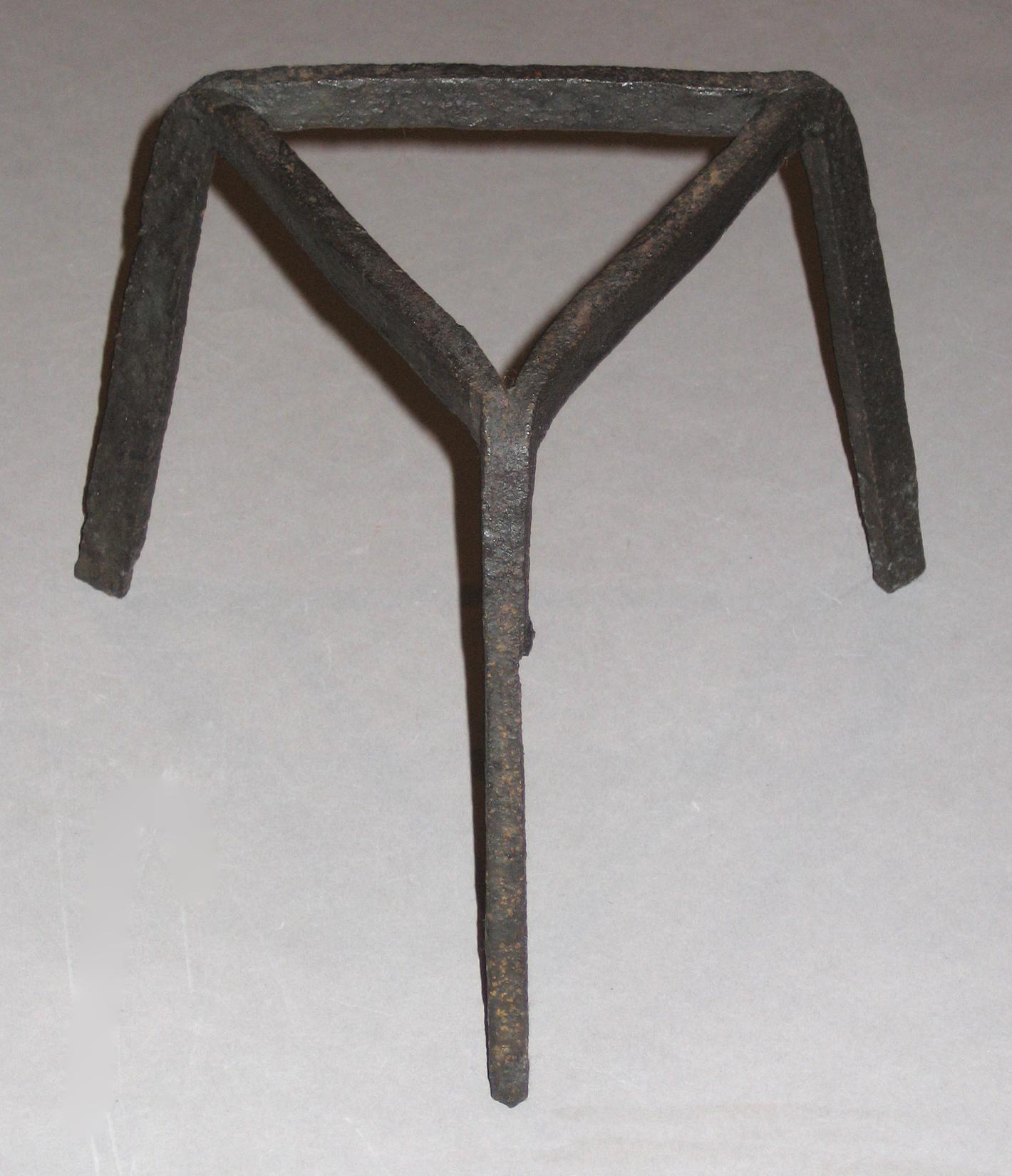 1969.0303 Trivet