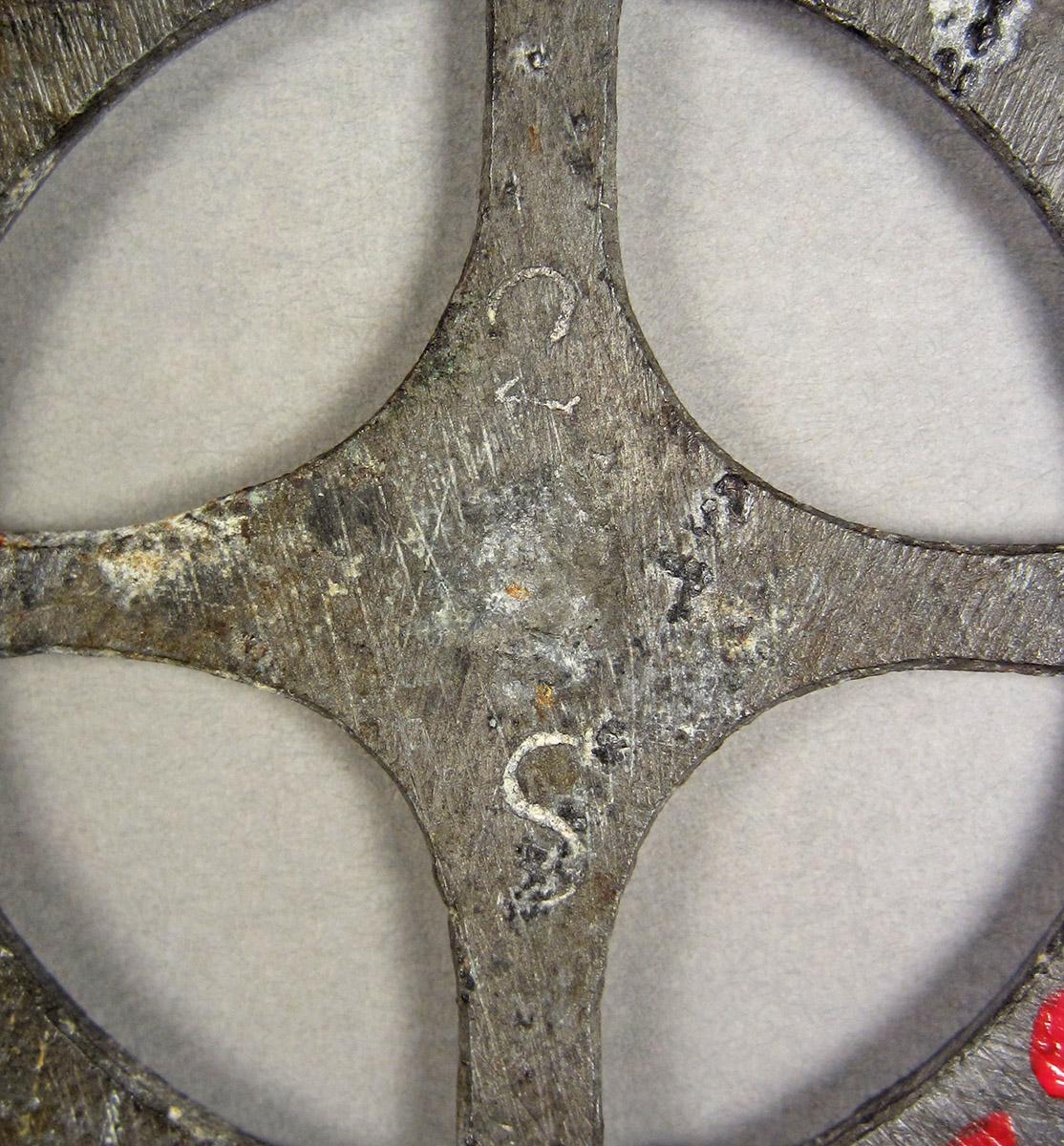 1957.0026.572 B, Clock wheel template, marks
