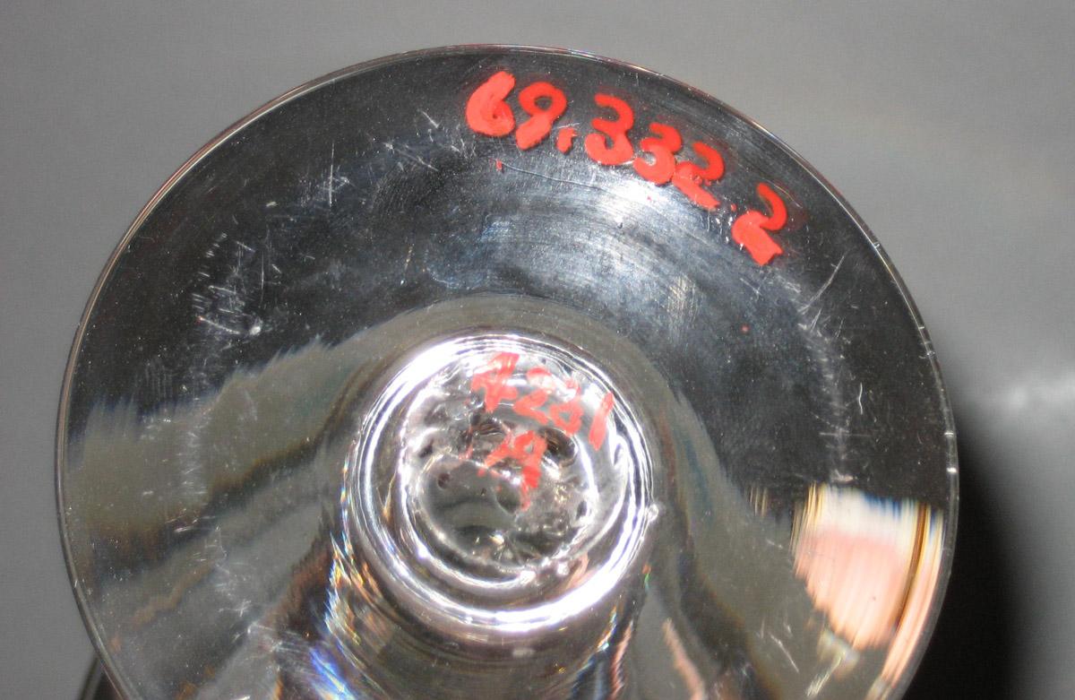 1969.0322.002 Glass underside