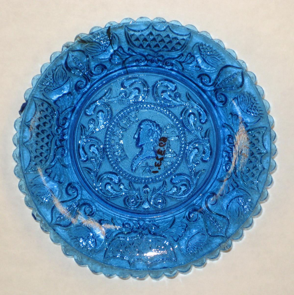 1969.0323.001 Glass cup plate