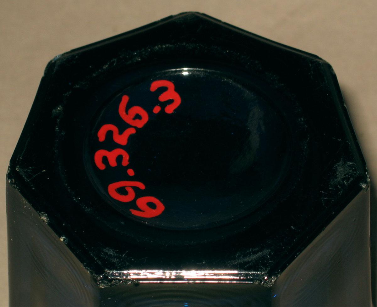 1969.0326.003 Glass tumbler (underside)