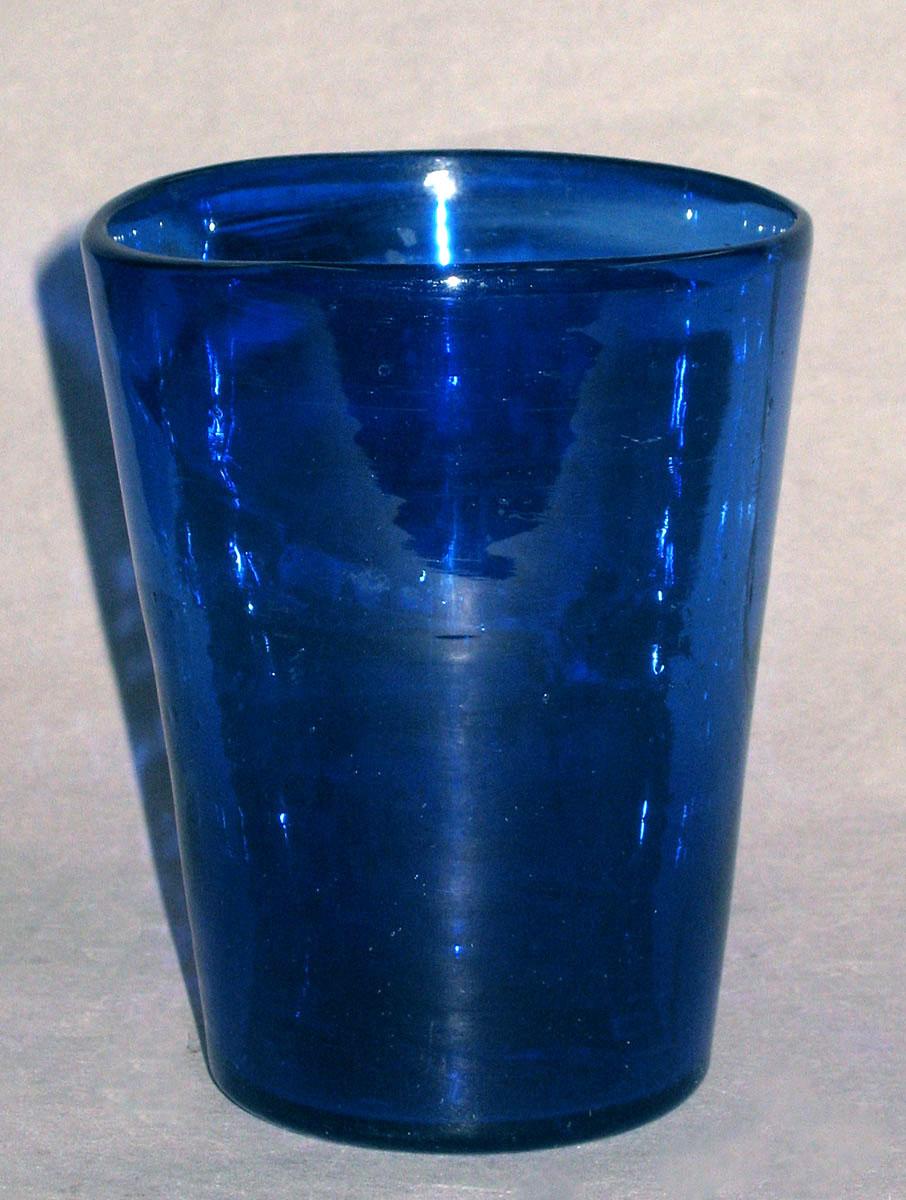 1969.0326.005 Glass tumbler