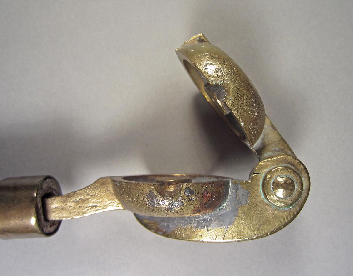 1957.0026.574, Counterweight mold, mold side open