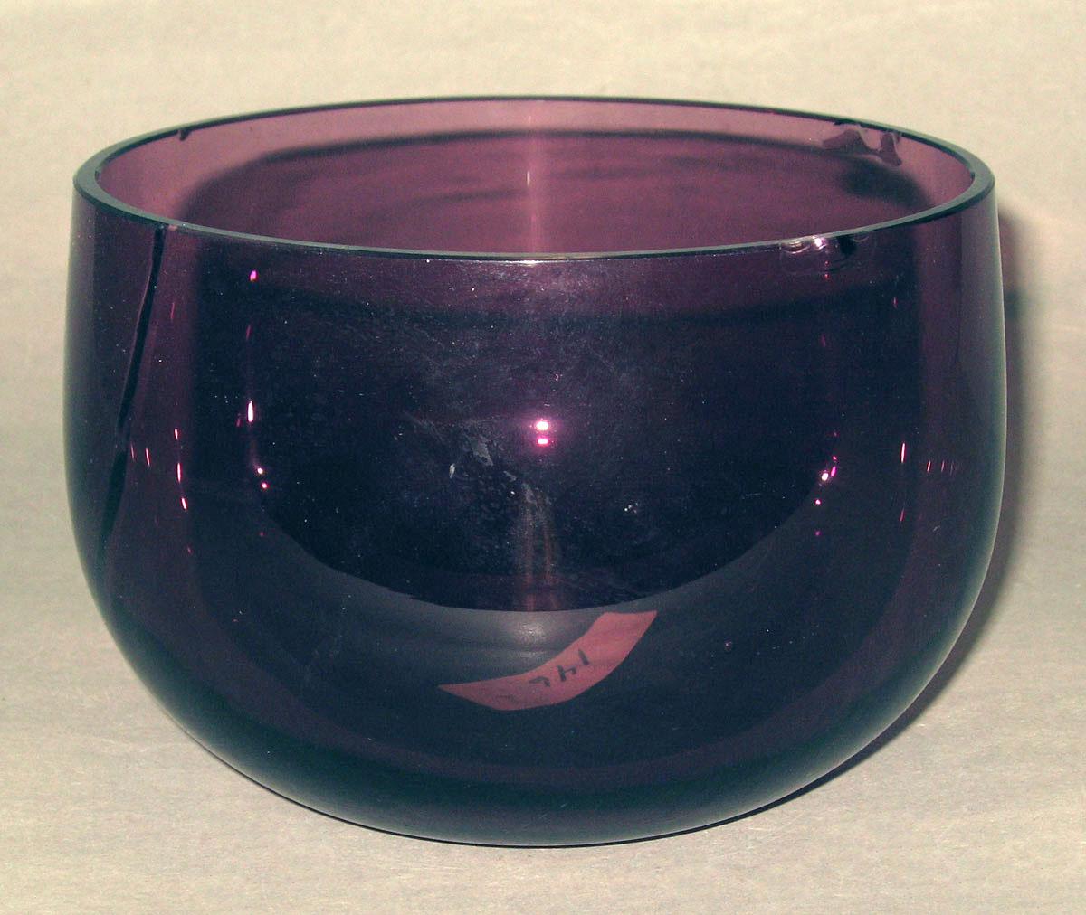 1969.0328.001 Glass finger bowl