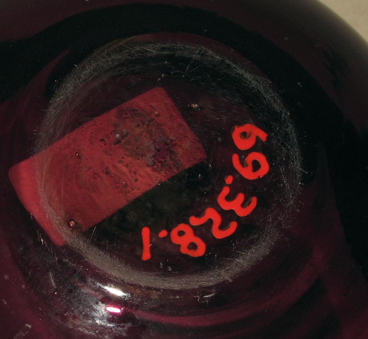 1969.0328.001 Glass finger bowl (underside)