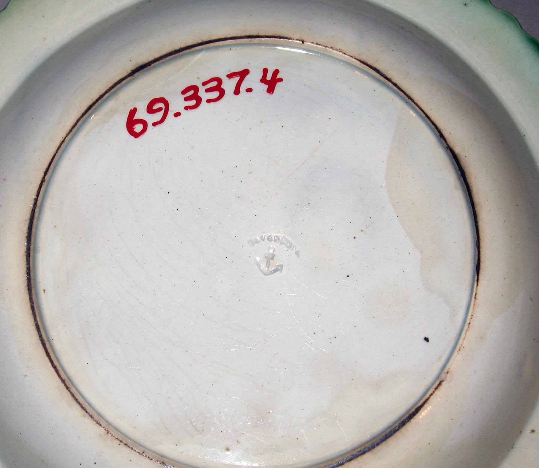 1969.0337.004 Davenport pearlware soup plate (mark)