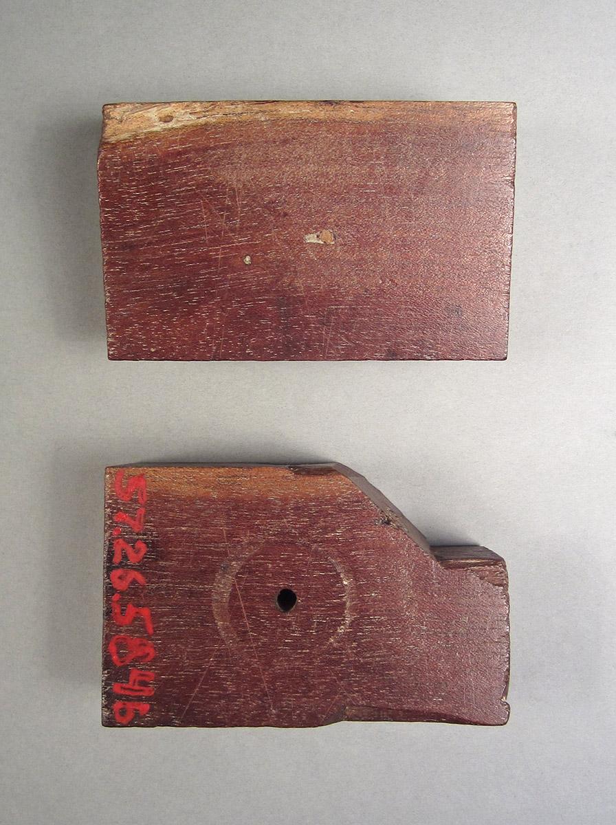 1957.0026.584, Counterweight mold pattern, outsides