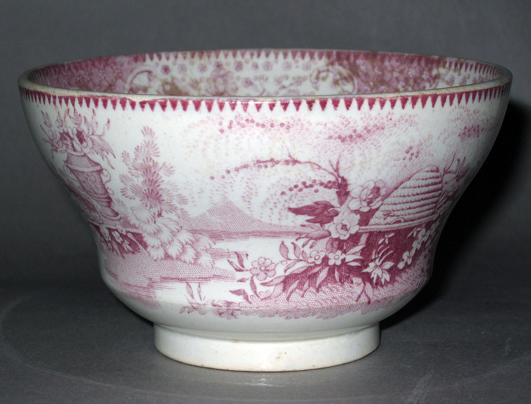 1969.0373.002 Earthenware teabowl