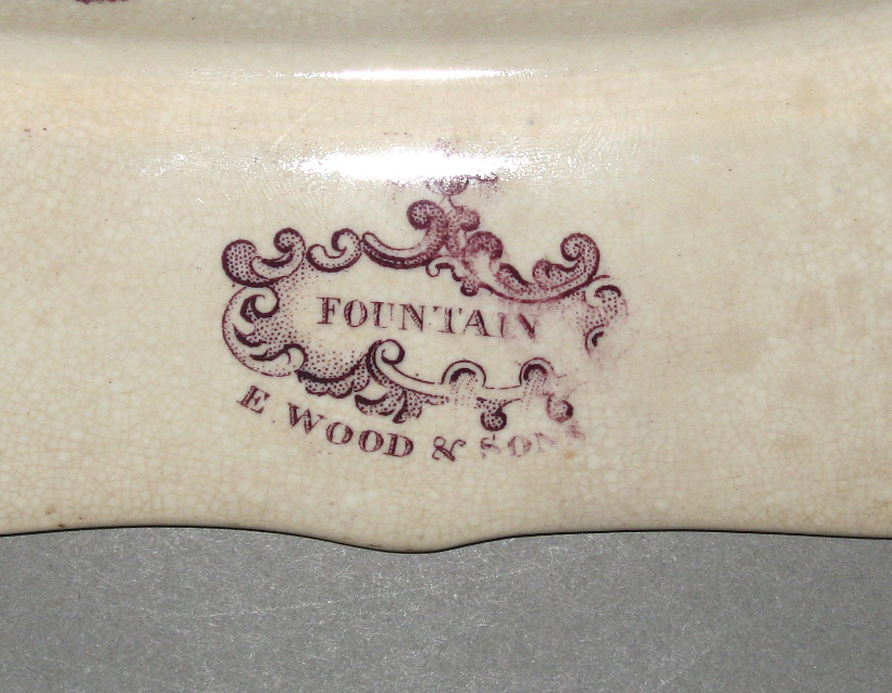 1969.0378.002 Wood earthenware platter, detail